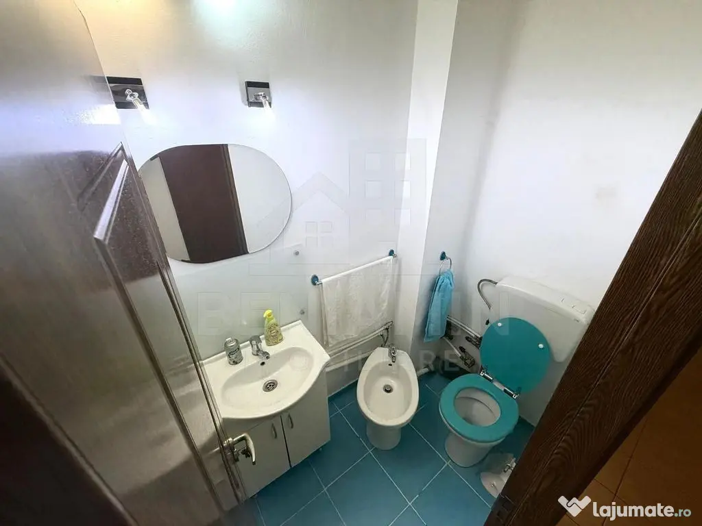 3 camere decomandat cu 2 bai Rovine etajul 3 centrala ter...