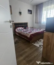 Vand apartament 46mp +balcon 5mp zona Teilor 