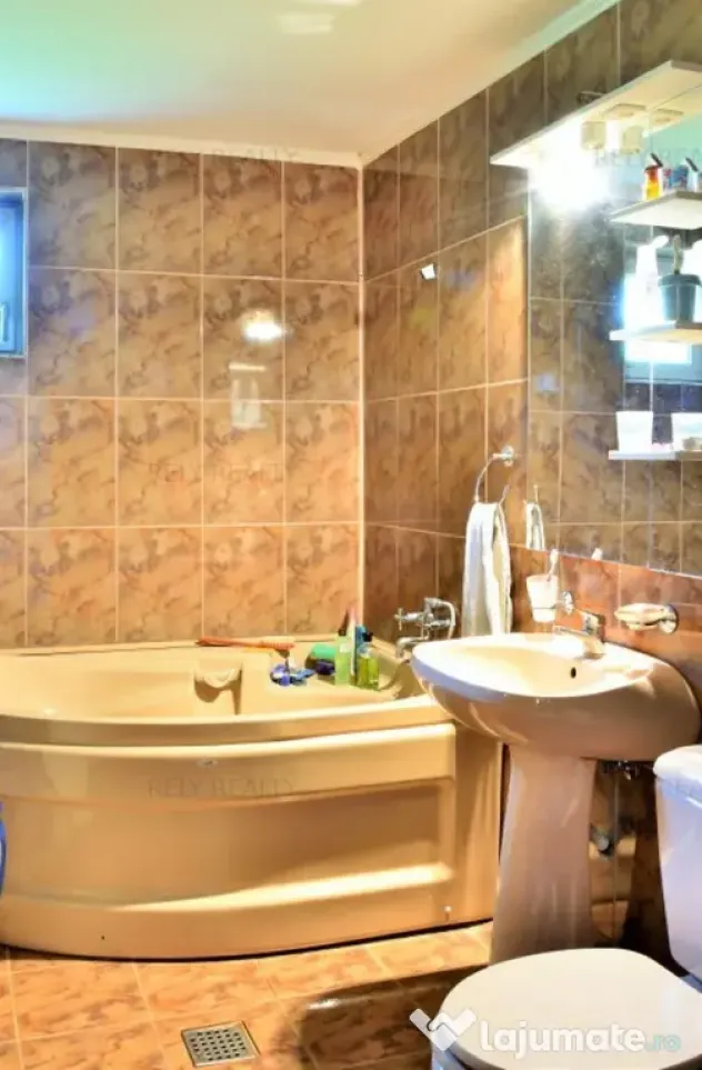 Casă P+E, 6 camere + teren 3.374 mp, Vulcana-Pandele