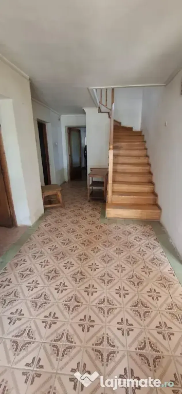 Casă P+E, 6 camere + teren 3.374 mp, Vulcana-Pandele