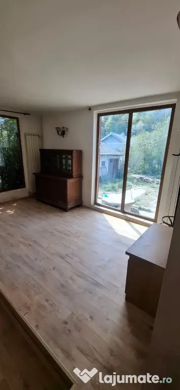 Casă P+E, 6 camere + teren 3.374 mp, Vulcana-Pandele