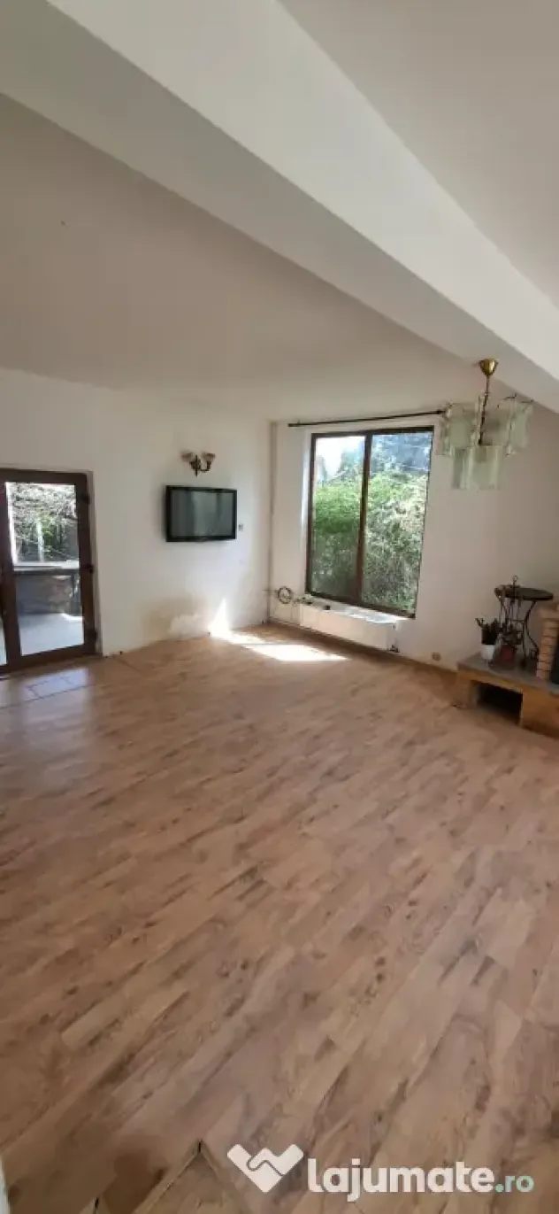 Casă P+E, 6 camere + teren 3.374 mp, Vulcana-Pandele