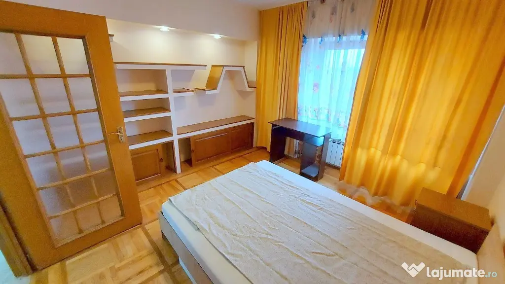 Apartament 3 camere , CENTRAL - ,INDEPENDENTEI UMF