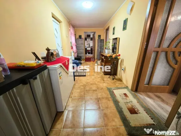 Apartament 2 camere 68 mp + 300mp curte, terasă și beci...