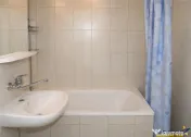 Calea Bucuresti,3 camere,decomandate, etaj 2, 87mp, 2bai, 