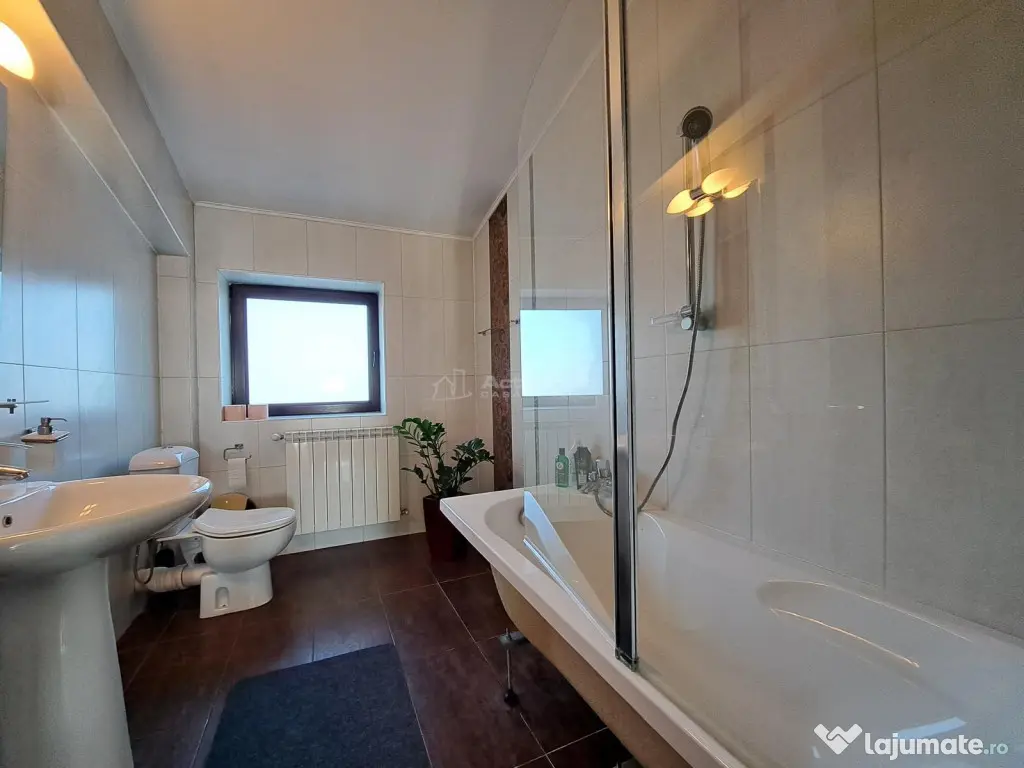 Vila cu piscina - Buftea - 8 camere - 4 bai - 620mp - 2500mp