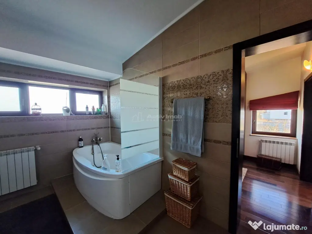 Vila cu piscina - Buftea - 8 camere - 4 bai - 620mp - 2500mp
