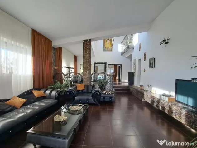 Vila cu piscina - Buftea - 8 camere - 4 bai - 620mp - 2500mp