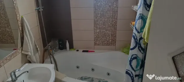 Apartament 3 camere de închiriat Suceava central prefectura