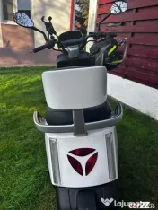 Scuter electric YADEA E8S 