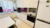 Apartament spatios 2 camere cu gradina, parcare boxa