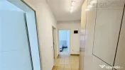 Apartament spatios 2 camere cu gradina, parcare boxa
