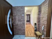 Vand apartament cu 2 camere decomandat-38 mp-etaj 3