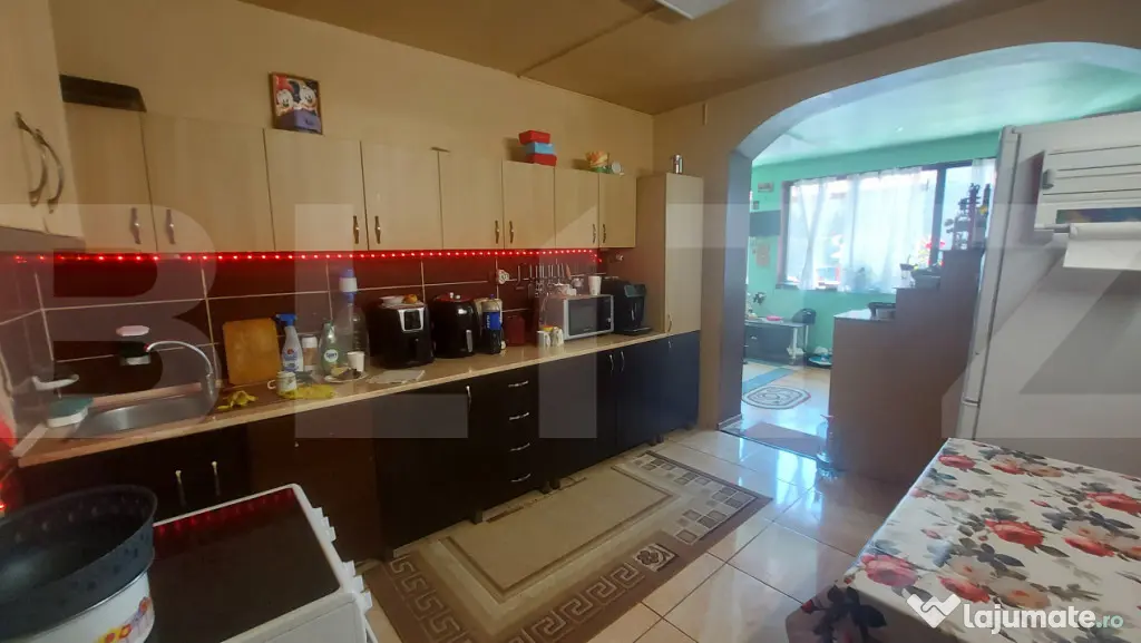 Casa buna cu 1.800 mp teren I Araci, lângă Vâlcele
