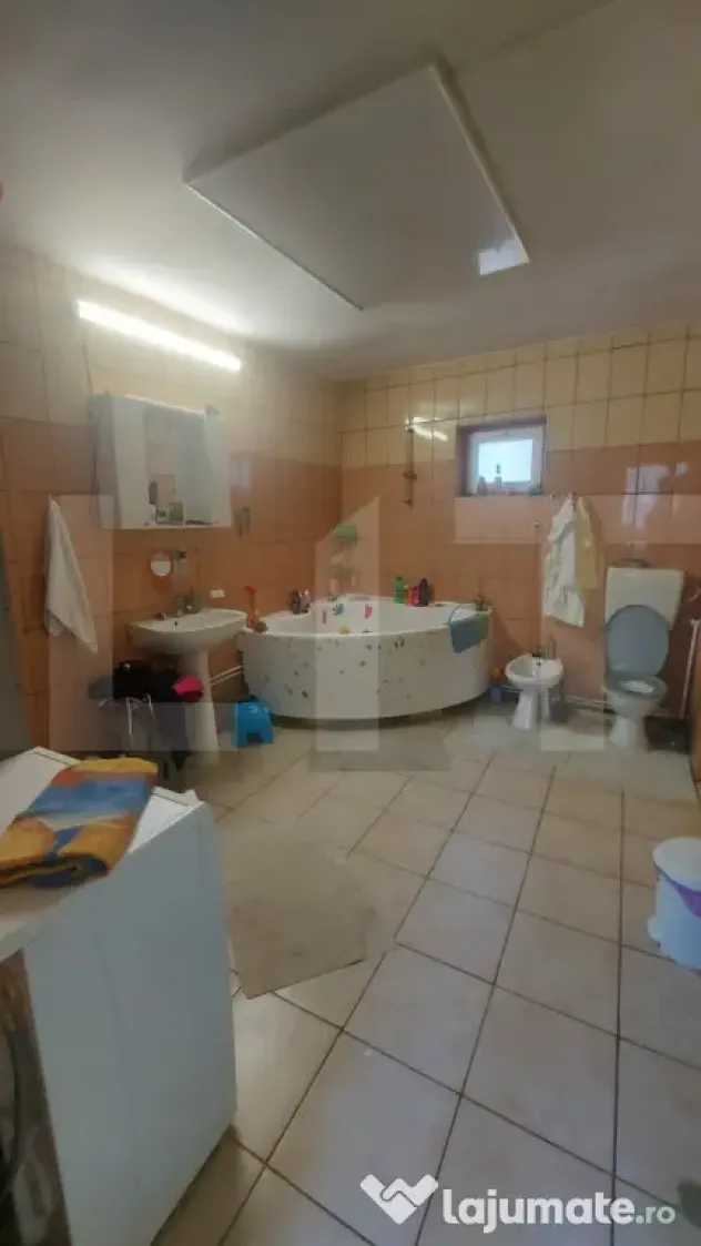 Casa buna cu 1.800 mp teren I Araci, lângă Vâlcele