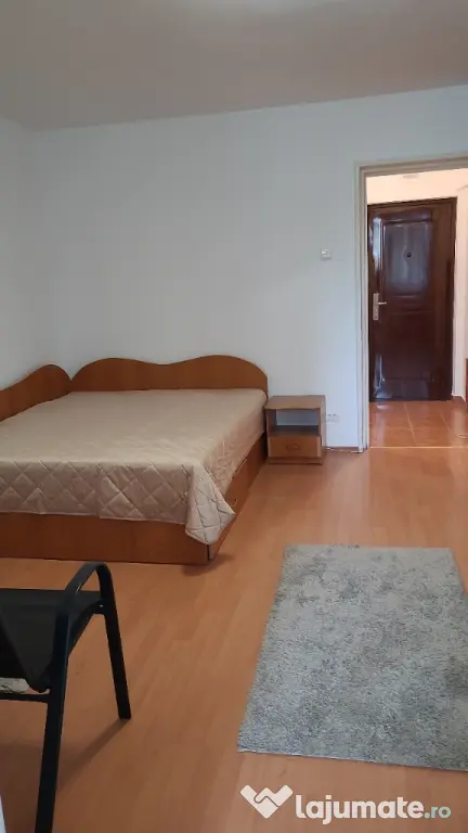 Garsoniera de inchiriat