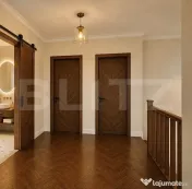 Duplex despărțit prin garaj + cameră tehnică, La Intrare 