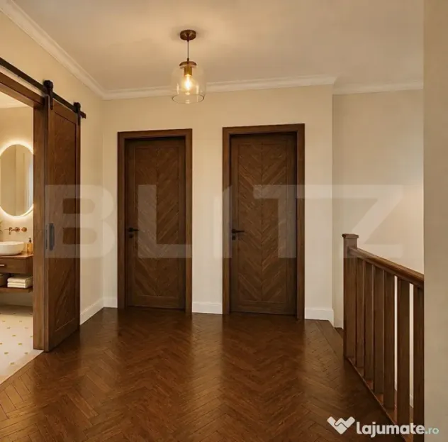 Duplex despărțit prin garaj + cameră tehnică, La Intrare