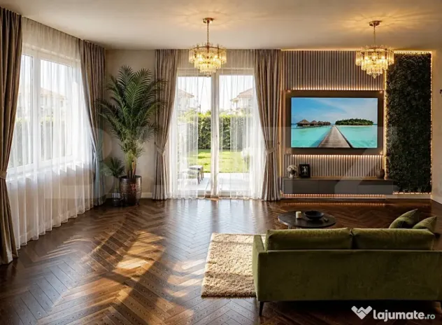 Duplex despărțit prin garaj + cameră tehnică, La Intrare
