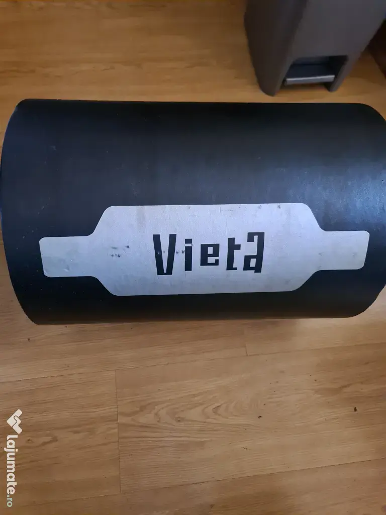 Boxă marca Vieta cu design cilindric. - Finisaj exterior negru.