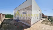 Casa pe parter cu 3 camere, 2 bai si teren de 375 mp