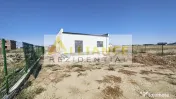 Casa pe parter cu 3 camere, 2 bai si teren de 375 mp