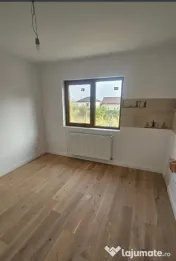 Casa / Vila ( P + 1 ) De Vanzare Zona Burdujeni