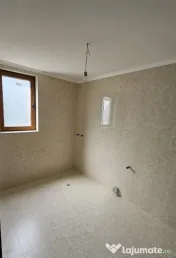 Casa / Vila ( P + 1 ) De Vanzare Zona Burdujeni