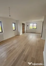 Casa / Vila ( P + 1 ) De Vanzare Zona Burdujeni
