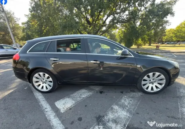 Vând Opel Insignia Sports Tourer 2.0 CDTI BiTurbo, 196 CP, 4x4 permanent