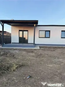 Casa individuala de vanzare, 126 mp, teren 700 mp, zona Piel