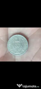 Bănuți vechi de ani de zile 