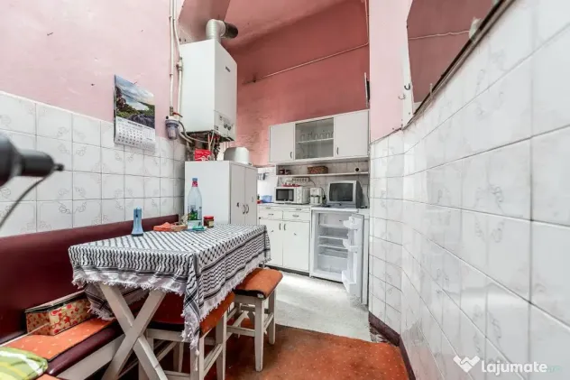 RAR pe piata Apartament cu 3 camere si balcon pe strada H...