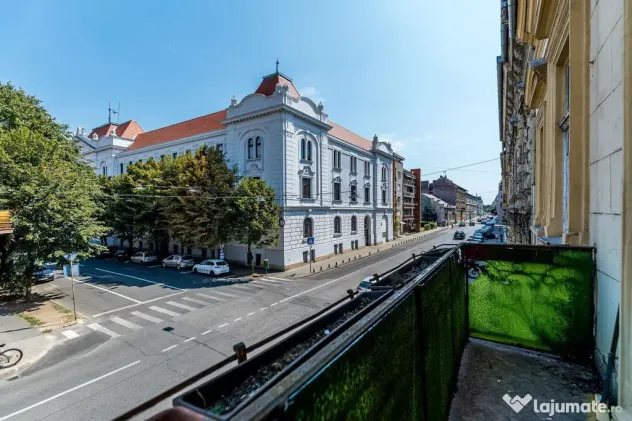 RAR pe piata Apartament cu 3 camere si balcon pe strada H...