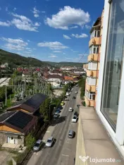 Apartament renovat complet, 69 mp, etaj 8 – Zona Semiluna,