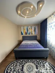 Apartament renovat complet, 69 mp, etaj 8 – Zona Semiluna,