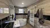 Casă modernă la cheie cu piscină, 7 ari teren și carport 