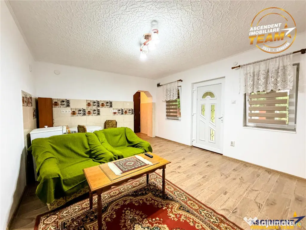 Casa cu teren generos de 1.315 mp, bucatarie de vara complet