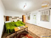 Casa cu teren generos de 1.315 mp, bucatarie de vara complet
