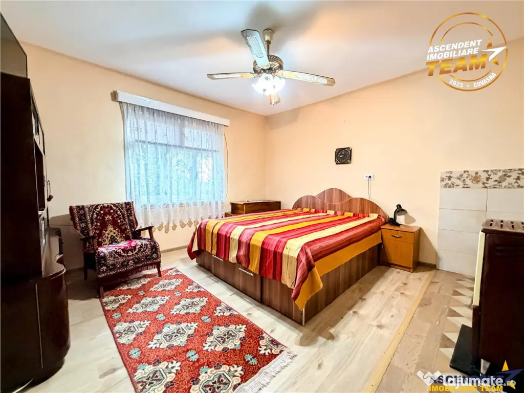 Casa cu teren generos de 1.315 mp, bucatarie de vara complet