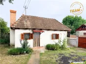 Casa cu teren generos de 1.315 mp, bucatarie de vara complet