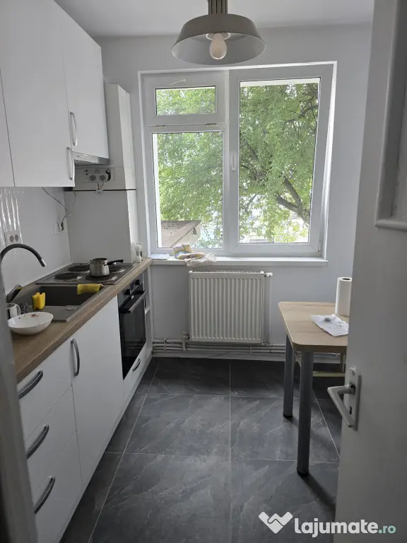 Apartament cu 2 camere de închiriat – zona Școala nr. 3