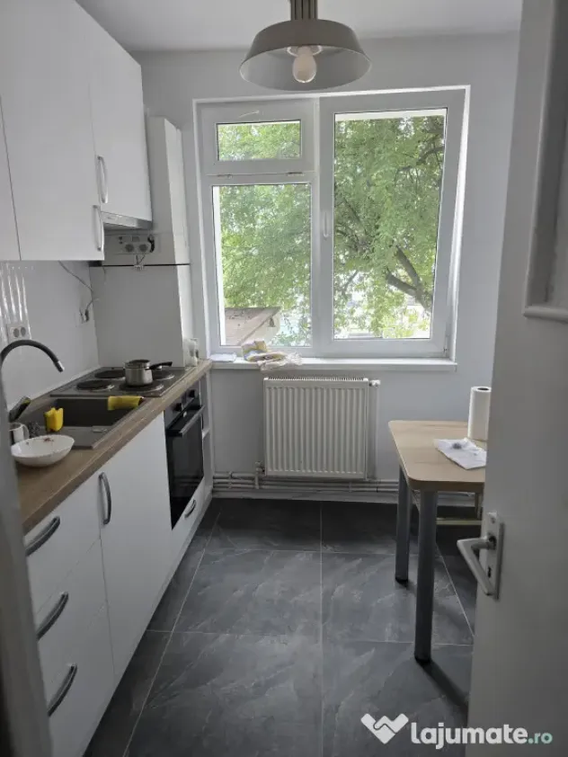 Apartament cu 2 camere de închiriat – zona Școala nr. 3