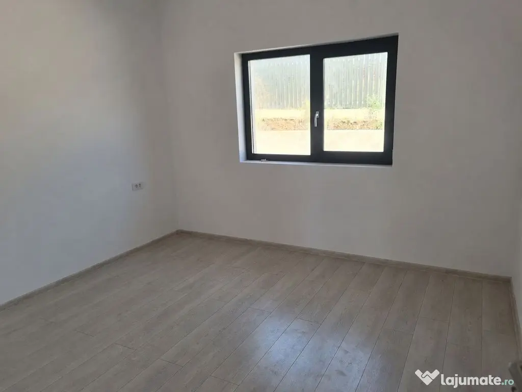Casă VOROVEȘTI | 4 camere, 87 mp utili, încălzire în...