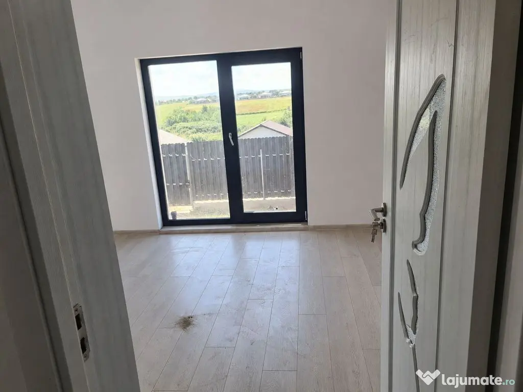 Casă VOROVEȘTI | 4 camere, 87 mp utili, încălzire în...