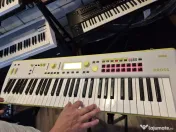 Vând Clapa Korg Kross 2 61 