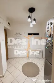 Apartament cu 3 camere, semidecomandat - aproape de centru