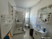 Apartament cu 1 camera, 38mp, balcon, baie cu geam, zona Pet 
