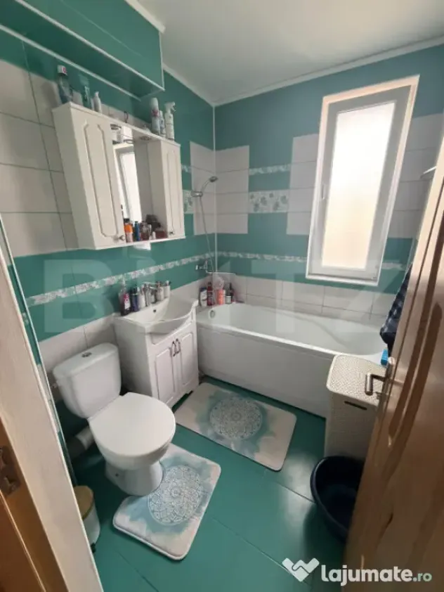 Apartament cu 3 camere în zonă excelentă - 61 mp, etaj in