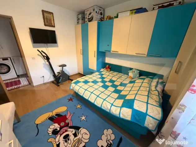 Apartament cu 3 camere în zonă excelentă - 61 mp, etaj in